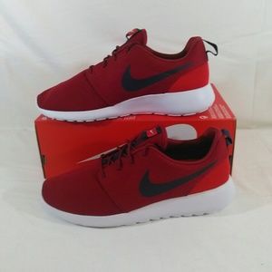 NEW Nike Roshe One Running Shoes Mens size 10.5